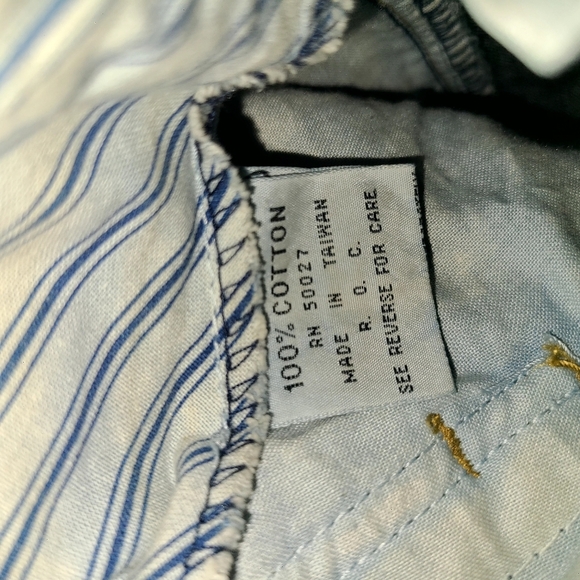 Vintage High Rise Jeans with Tapered Legs and Relaxed Fit - Picture 7 of 9